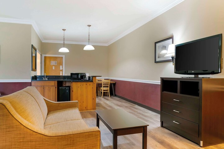 Room 15 of 76
