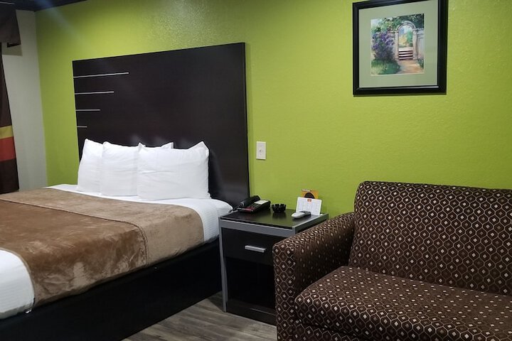 Room 37 of 47