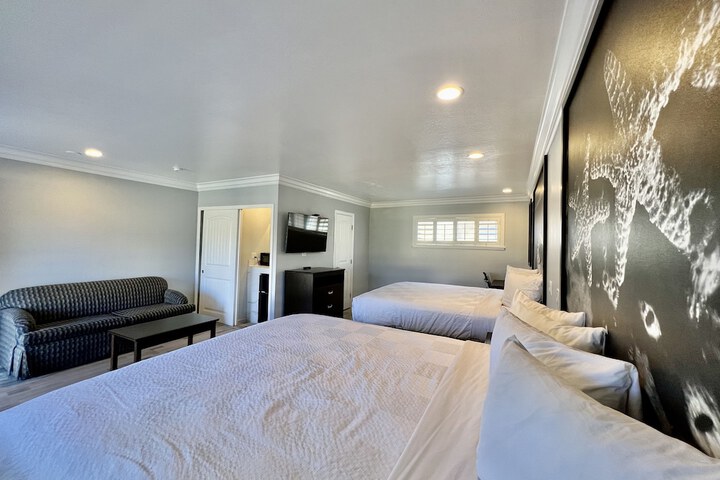 Room 54 of 152