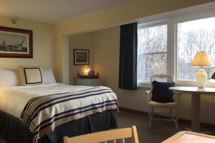 Room 2 of 11
