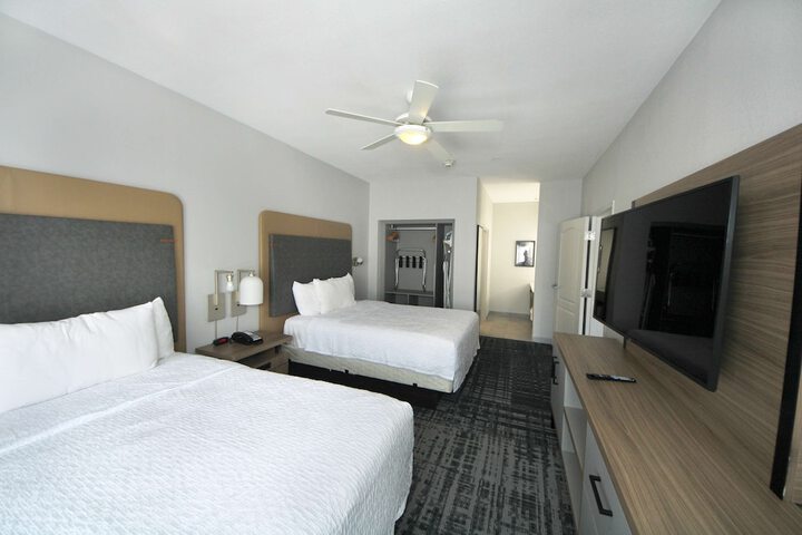 Room 14 of 34