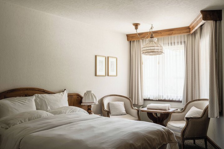 Room 27 of 44