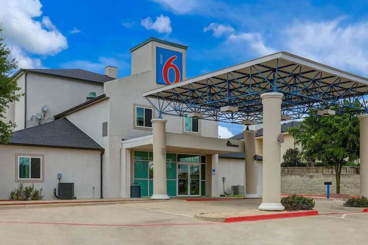 Hotel 2 of 41