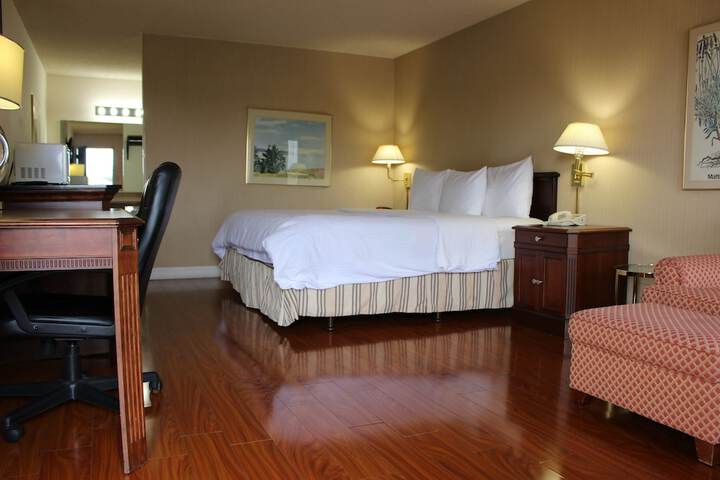 Room 10 of 43