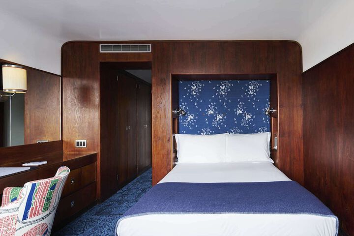 Room 21 of 34