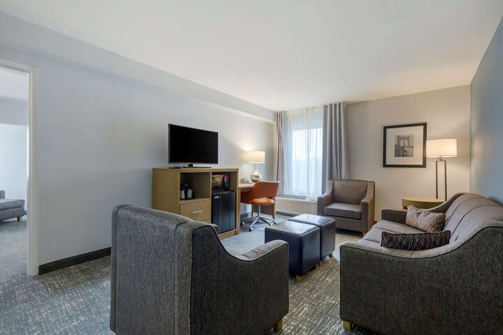 Room 44 of 65
