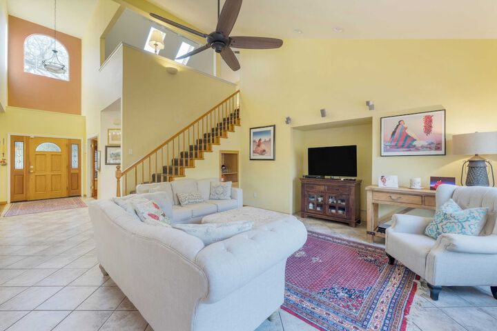 Valley of the Moon by Avantstay Tranquil Escape Large Yard w / Hot Tub & Fire Pit