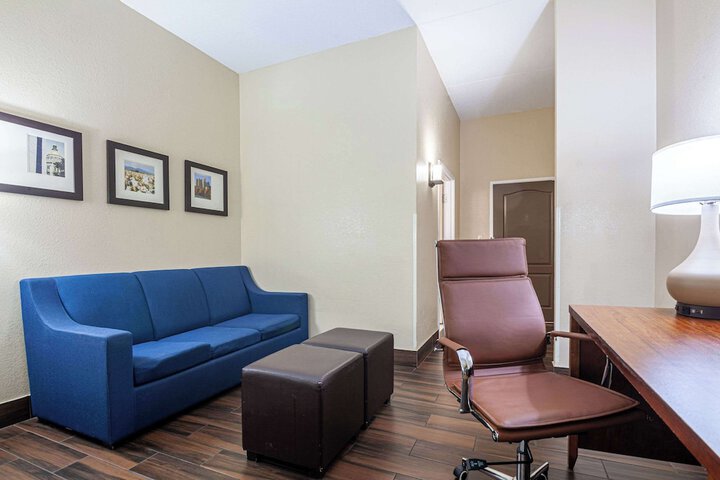 Room 5 of 20