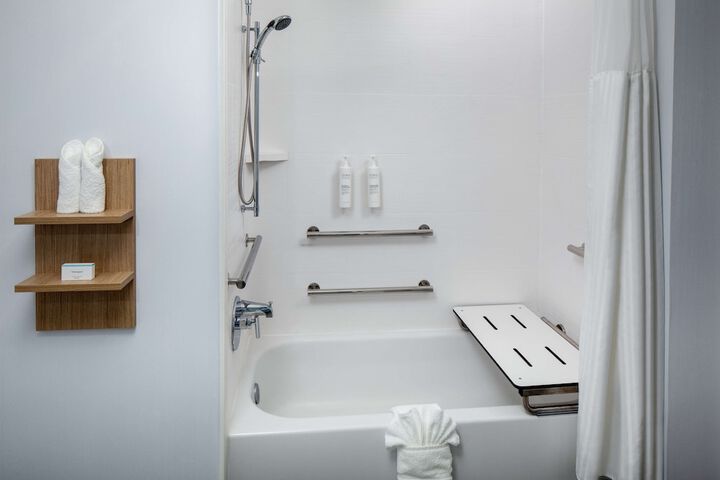 Room 20 of 35