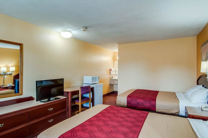 Room 12 of 27