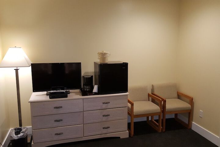 Captains Quarters Motel