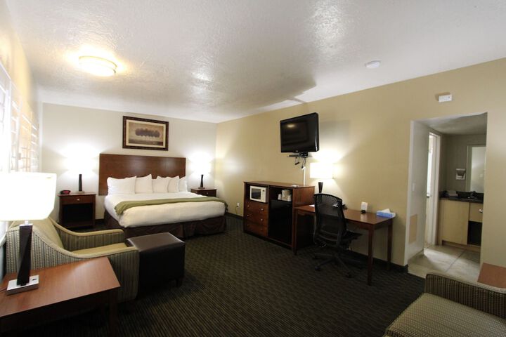 Dinosaur Inn & Suites