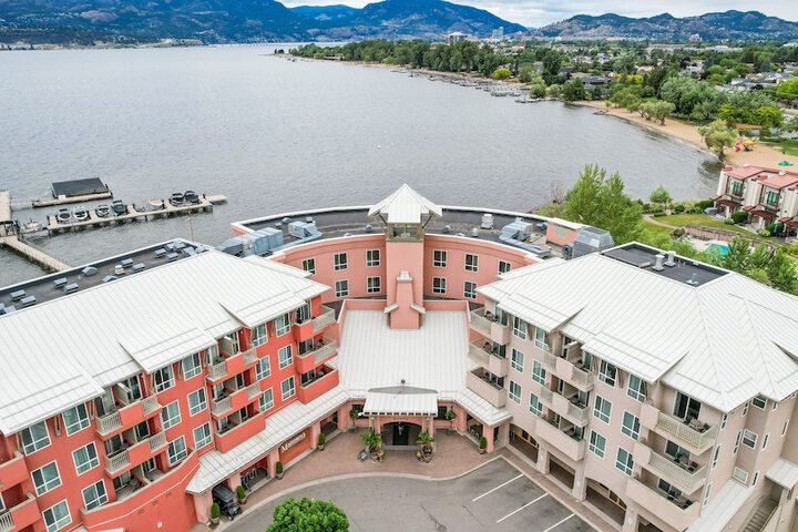 Hotel 4 of 102