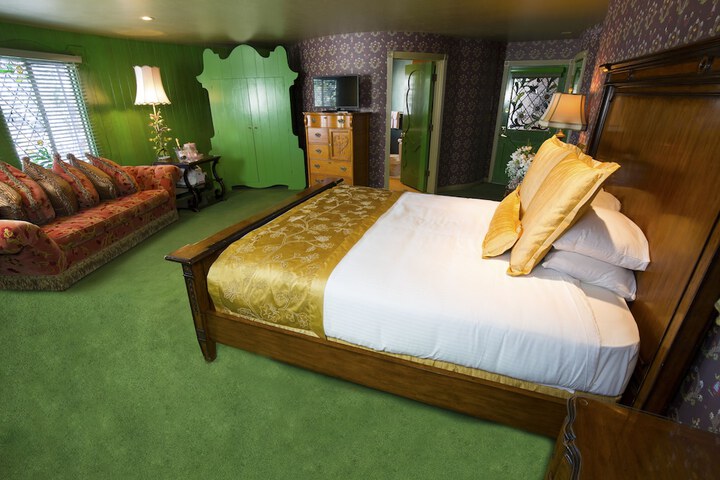 Room 422 of 461