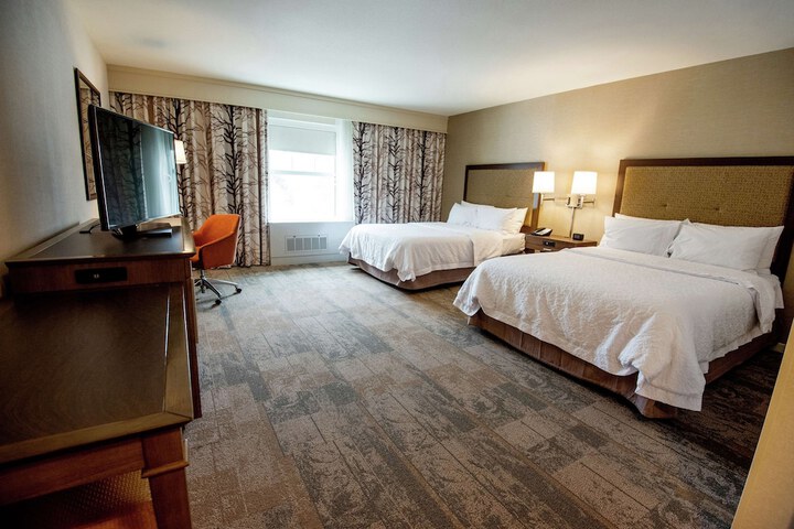 Hampton Inn and Suites Manchester