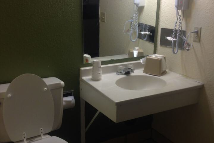 Room 15 of 25