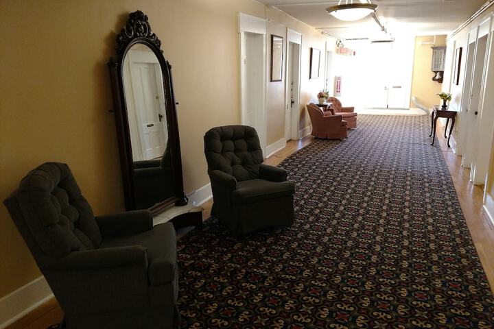 Thayers Inn
