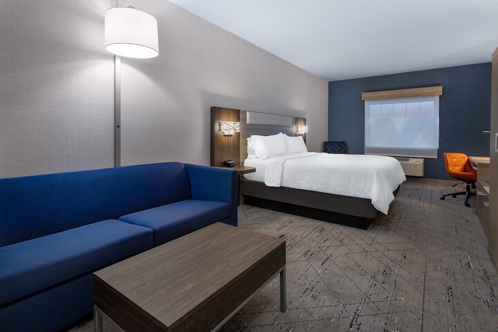 Room 13 of 40
