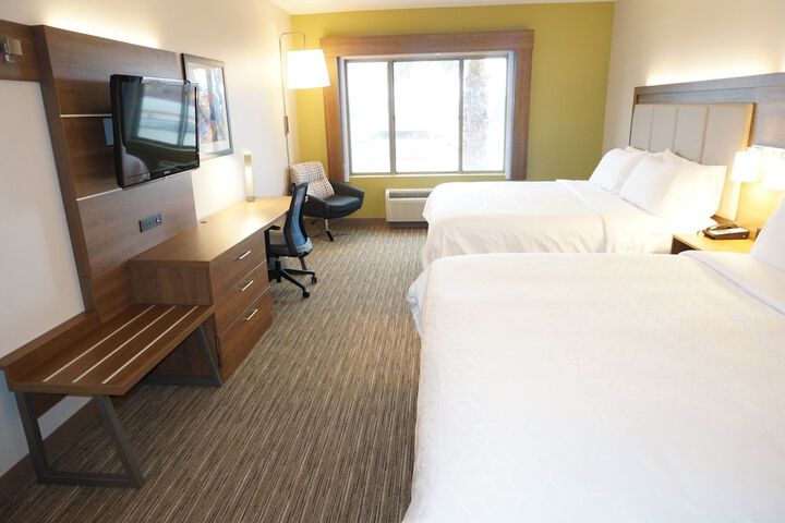 Room 53 of 84