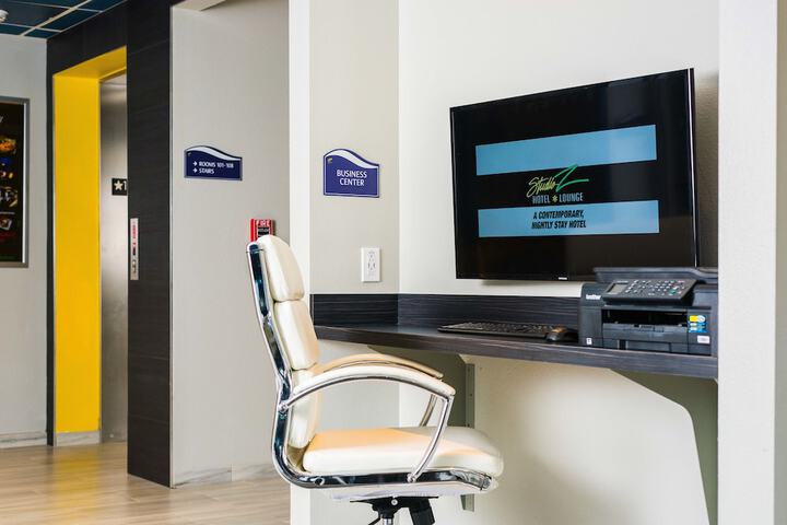 Studio Z an Ascend Collection Hotel