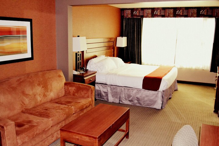 Room 10 of 34