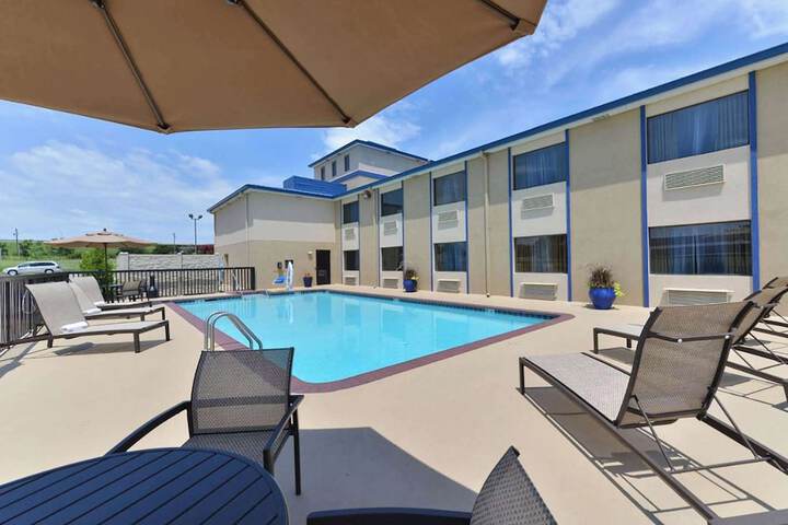 Pool 6 of 13