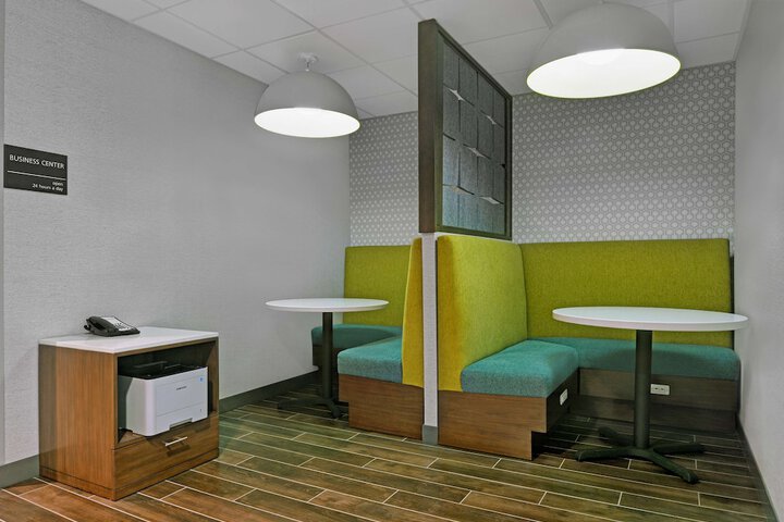 Business Center 46 of 46