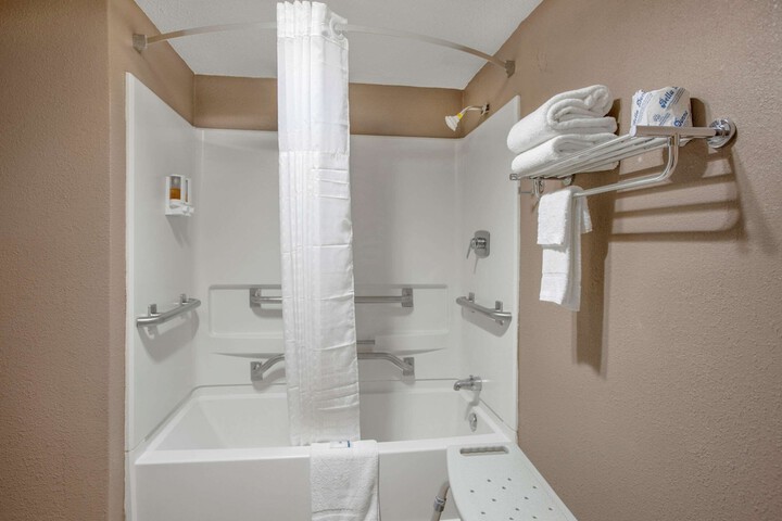 Room 17 of 32