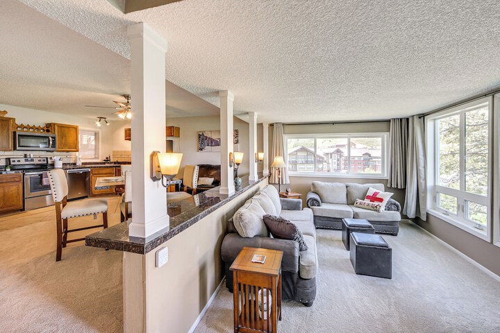 Ski-in / out Granby Ranch Condo w/ Balcony!