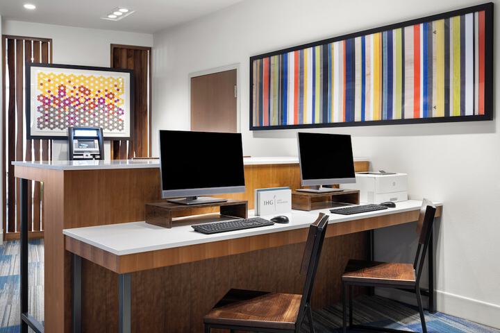 Holiday Inn Express & Suites Madison West - Middleton by IHG