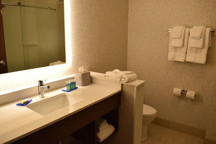 Room 15 of 44