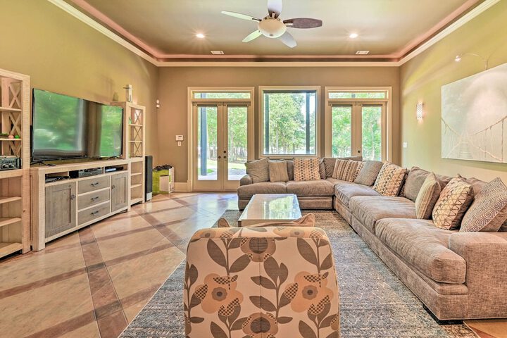 Upscale Family Home w / Dock on Lake Hartwell!