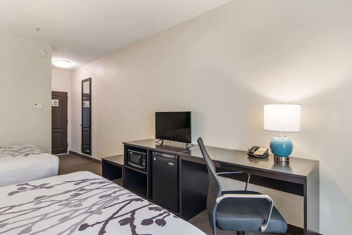 Room 8 of 26