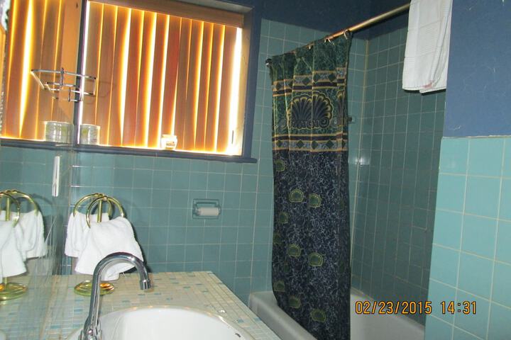 Room 14 of 22