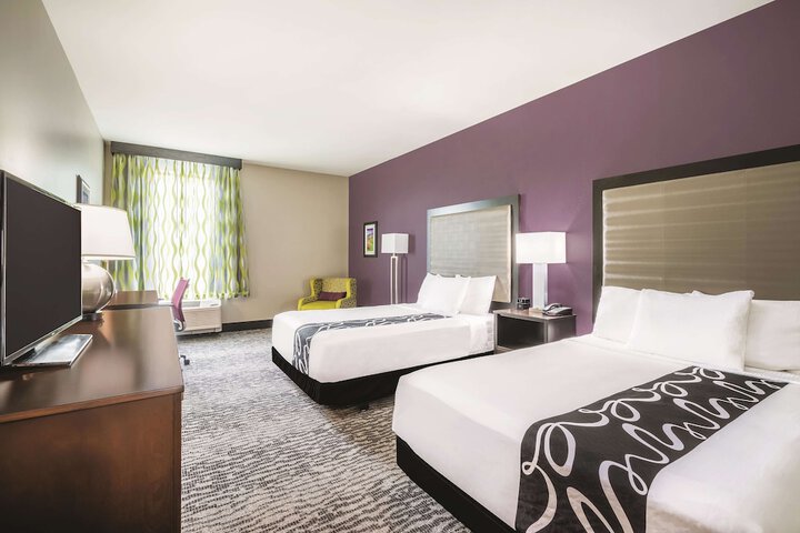 La Quinta Inn & Suites by Wyndham Clifton Park / Saratoga Area