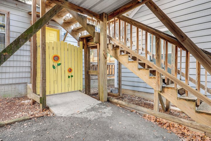 Cozy Couples Cottage w / View Near Canyon Lake!