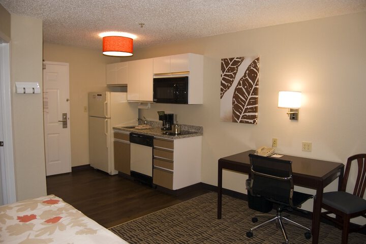 MainStay Suites Chicago Schaumburg