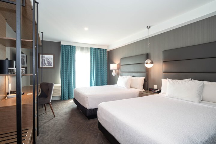 Room 44 of 62