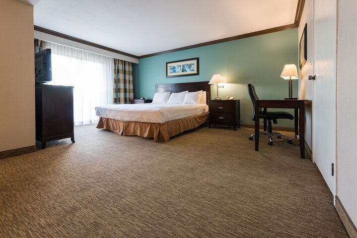 Room 33 of 54