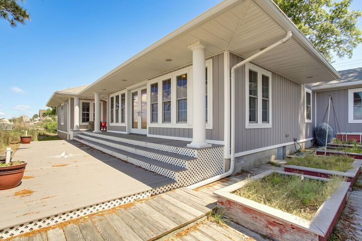 Waterfront Maryland Retreat w / Dock & Bay View!