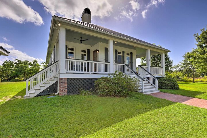 Bright Waveland Home - Walk to Beach Access!