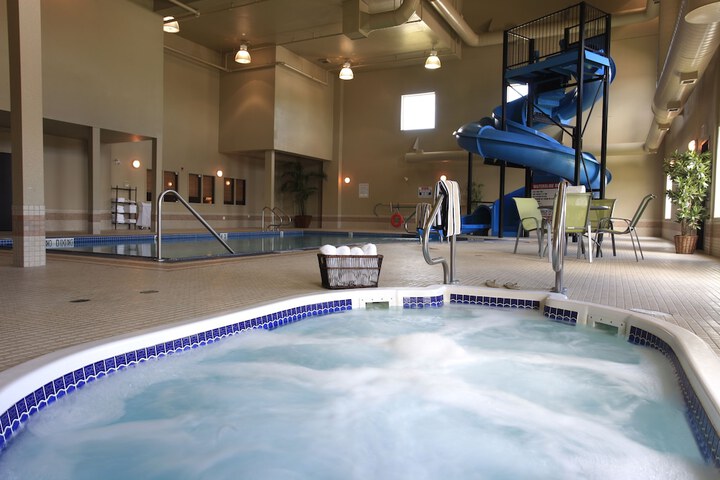 Pomeroy Inn & Suites Hotel Dawson Creek