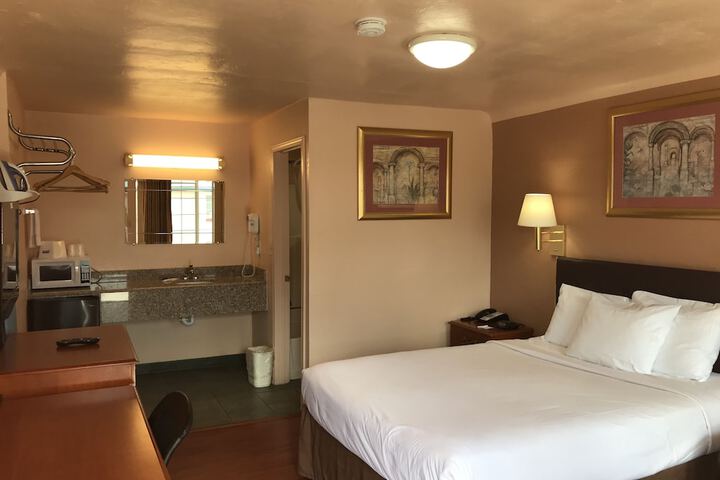 Room 5 of 25