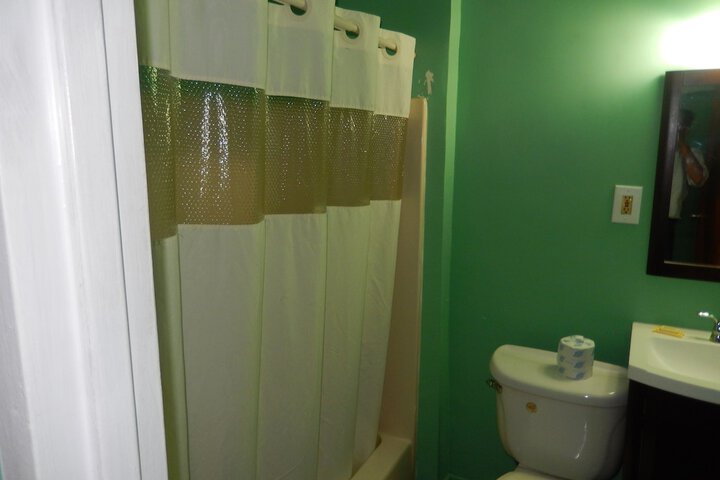 Room 8 of 14