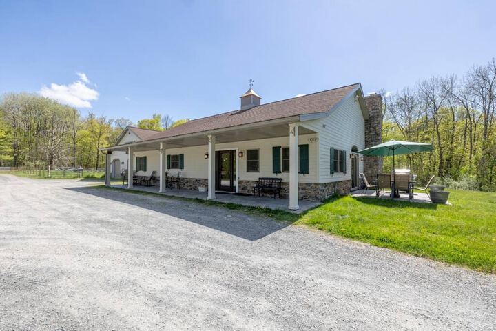 Modern Farm Home 2hr NYC BOS Peaceful Wifi