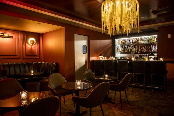 Lounge 68 of 69