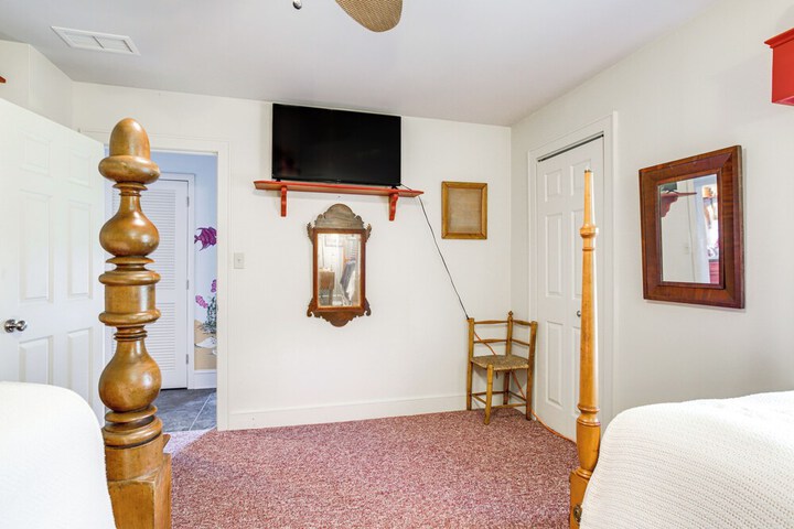 Waterfront Maryland Retreat w / Dock & Bay View!