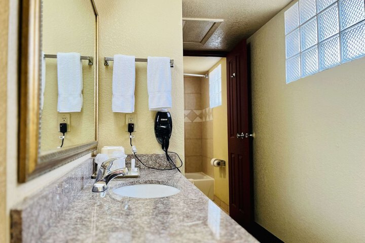 Room 13 of 25