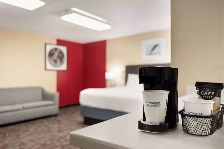 Room 40 of 65
