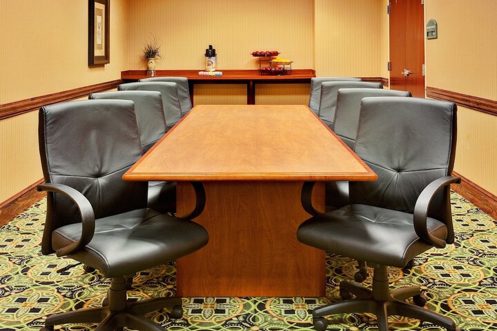 Holiday Inn Express & Suites Millington by IHG